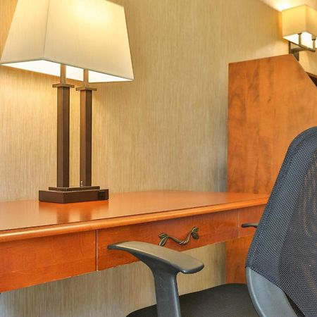 Best Western Brantford Hotel And Conference Centre Εξωτερικό φωτογραφία