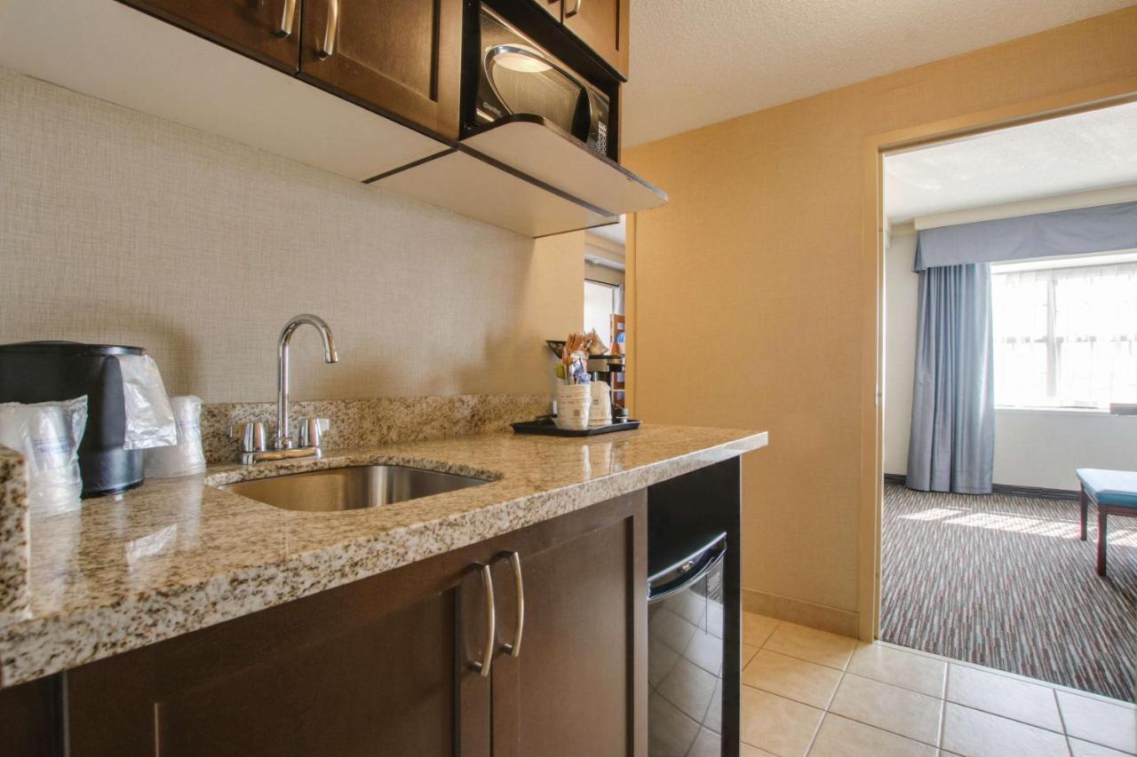 Best Western Brantford Hotel And Conference Centre Εξωτερικό φωτογραφία